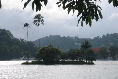 Sri Lanka, Kandy lake — Канди